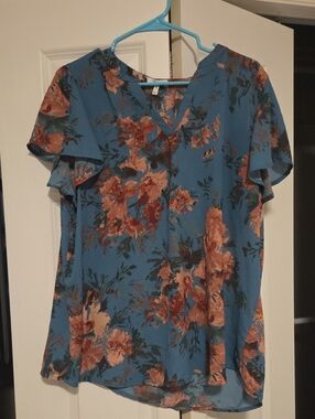 Maurices Blue V-Neck Floral Flutter Sleeve Blouse